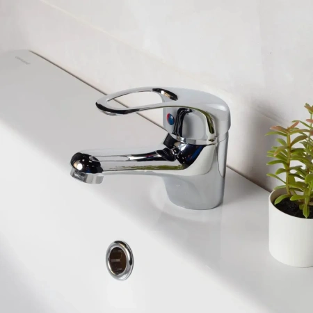 Смеситель для раковины Ammore однорычажный Ammore (арт. A1040)